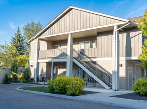 Centennial Pines in Coeur d'Alene, ID - Building Photo - Building Photo