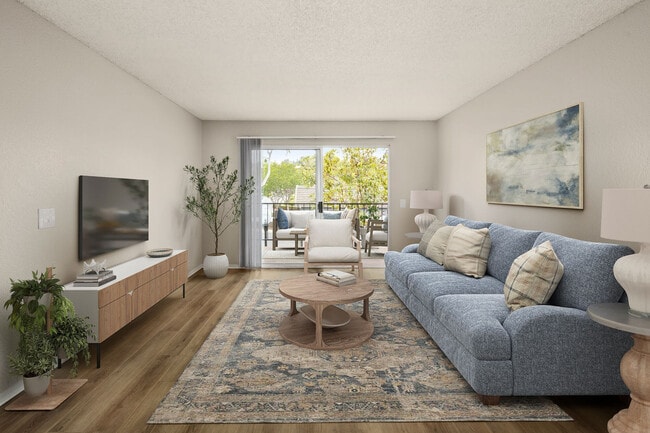 Green Valley Apartments in Chino Hills, CA - Foto de edificio - Building Photo