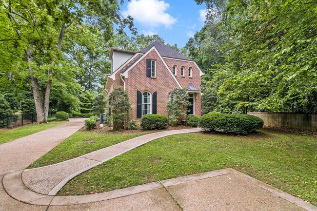 930 Chancery Ln