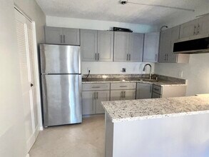 231 Pine HOV Cir in Greenacres, FL - Building Photo - Building Photo