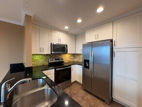 918 Caminito Estrada in Carlsbad, CA - Building Photo - Building Photo