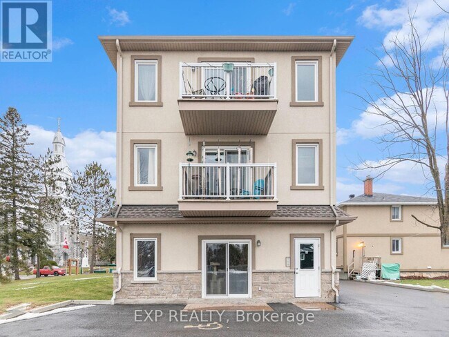 2149-2149 Laurier St in Clarence-Rockland, ON - Building Photo - Building Photo