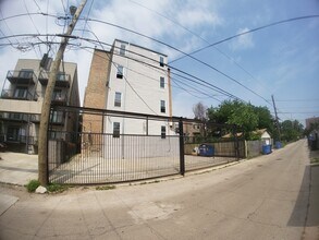 6529 S Kimbark Ave, Unit Apt. 3R in Chicago, IL - Building Photo - Building Photo