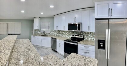 627 Alligator Dr in Venice, FL - Building Photo - Building Photo