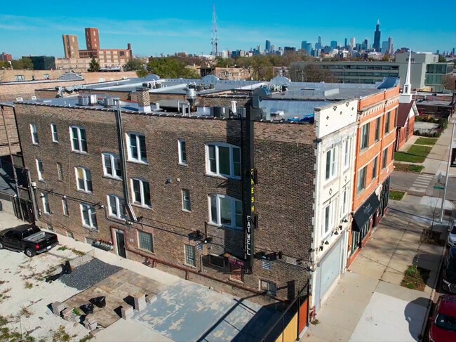 2838 W Roosevelt Rd in Chicago, IL - Building Photo - Building Photo