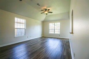 10217 Wood Fern Ct in Conroe, TX - Foto de edificio - Building Photo