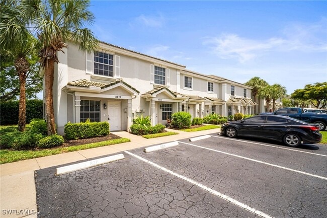 8219 Pacific Beach Dr in Ft. Myers, FL - Building Photo - Building Photo