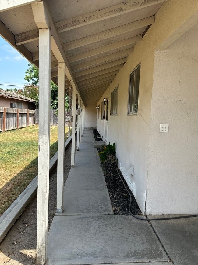 property at 514 W Iris Ave