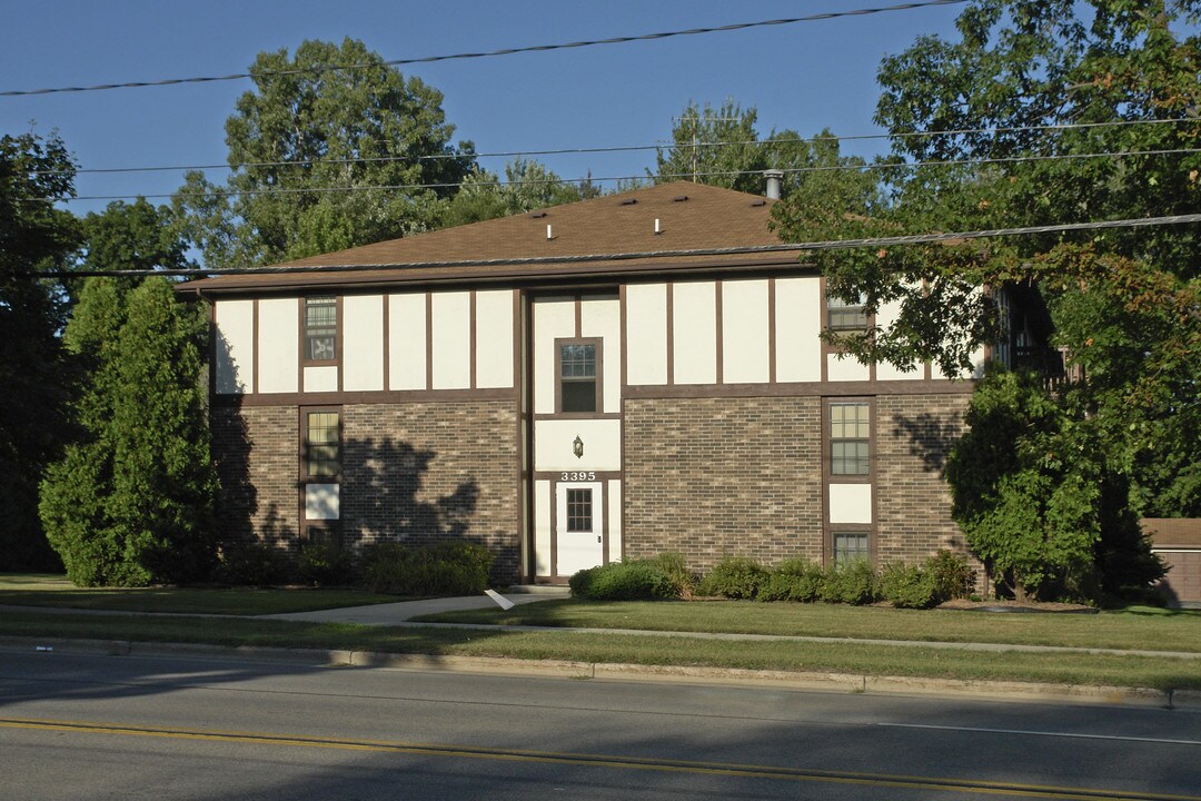 Oak Leaf Apartments in Grand Rapids, MI - Building Photo