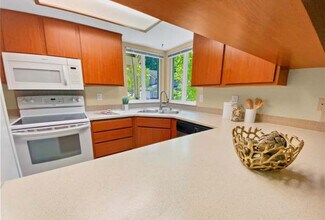 18429 20th Dr SE in Bothell, WA - Foto de edificio - Building Photo