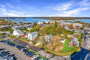 12 Rose St in Sag Harbor, NY - Building Photo