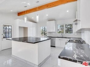 1703 Kelton Ave in Los Angeles, CA - Building Photo - Building Photo