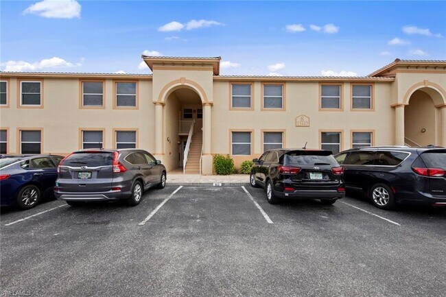 15417 Bellamar Cir-Unit -812 in Ft. Myers, FL - Building Photo - Building Photo