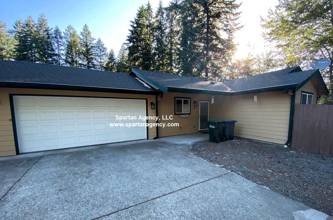 9605 192nd Ave E in Bonney Lake, WA - Building Photo