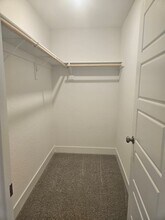 572 N Adler Ave in Clovis, CA - Building Photo - Building Photo