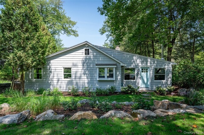 9 S Shore Dr in South Salem, NY - Building Photo - Building Photo