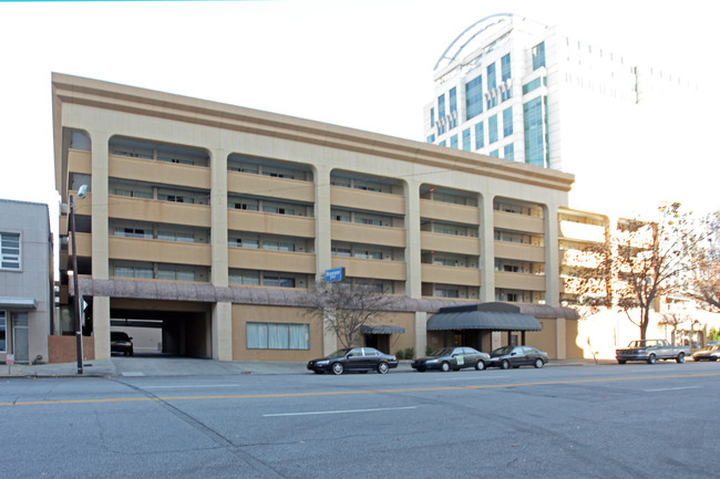 The Palms on Main in Columbia, SC - Foto de edificio - Building Photo