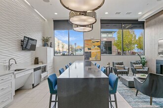 Regency RidgeGate in Lone Tree, CO - Foto de edificio - Building Photo