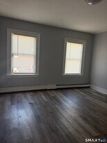 16 4th St in Waterbury, CT - Building Photo