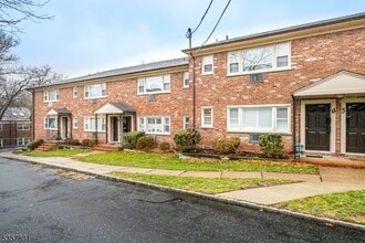 365 Bloomfield Ave in Verona, NJ - Building Photo - Building Photo