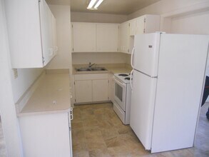 922 Lewis Dr in Daytona Beach, FL - Building Photo - Building Photo