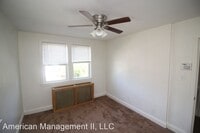 137 W Meadow Rd photo'