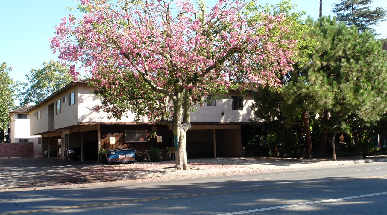 4807 Van Noord Ave in Sherman Oaks, CA - Building Photo