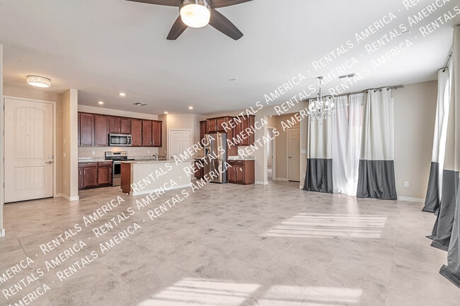 8680 N Rome Ct in Tucson, AZ - Foto de edificio - Building Photo