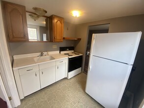 184 S Main St-Unit -C in Newport, NH - Building Photo - Building Photo