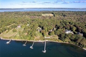 1191 N MAIN Rd in Jamestown, RI - Building Photo - Building Photo