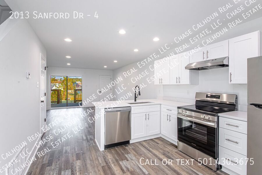 2013 Sanford Dr in Little Rock, AR - Building Photo