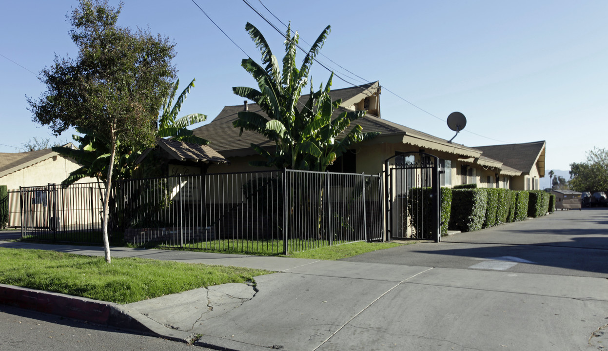 Las Casitas Apartments in Ontario, CA - Building Photo