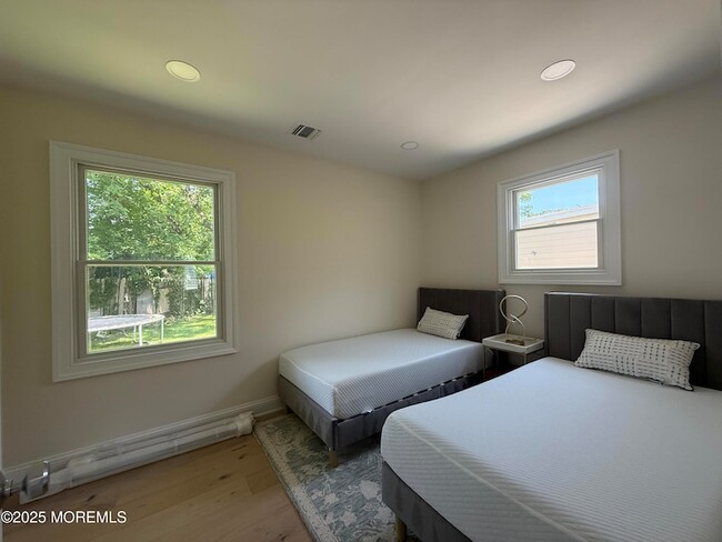 977 Woodgate Ave in Long Branch, NJ - Building Photo - Building Photo
