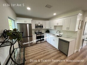 6534 1st Ave S in St. Petersburg, FL - Building Photo - Building Photo