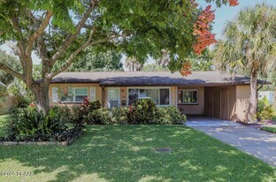 516 Blake Rd in South Daytona, FL - Building Photo