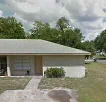 719 Zella Ln in Lakeland, FL - Building Photo