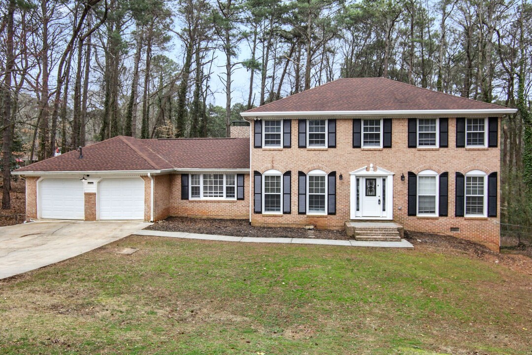 5127 Stratmor Ct in Stone Mountain, GA - Foto de edificio
