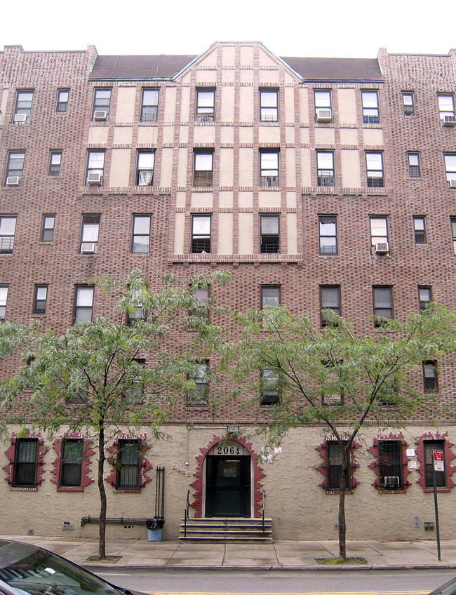 2064 Nostrand Ave in Brooklyn, NY - Foto de edificio - Building Photo