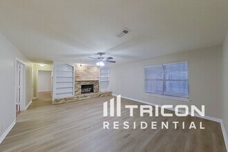 606 Meadow Grove Dr in Seagoville, TX - Building Photo - Building Photo