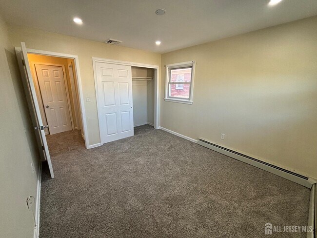 220 Coolidge St-Unit -2 in Linden, NJ - Building Photo - Building Photo