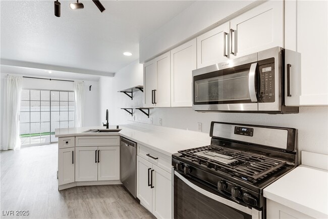 2819 Briar Knoll Dr in Henderson, NV - Building Photo - Building Photo