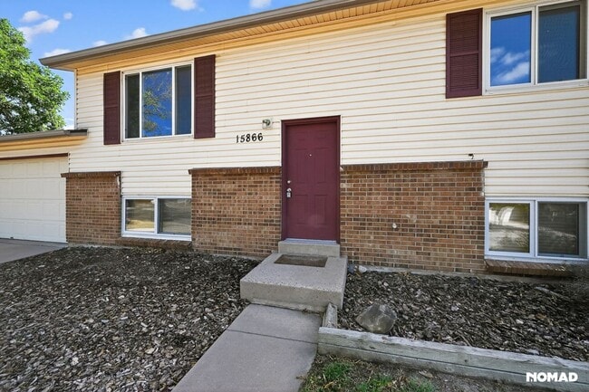 15866 E Cornell Pl in Aurora, CO - Building Photo - Building Photo