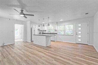 3820 NW 15 Ave in Gainesville, FL - Building Photo - Building Photo