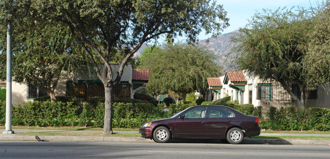 745 E Orange Grove Blvd in Pasadena, CA - Foto de edificio - Building Photo