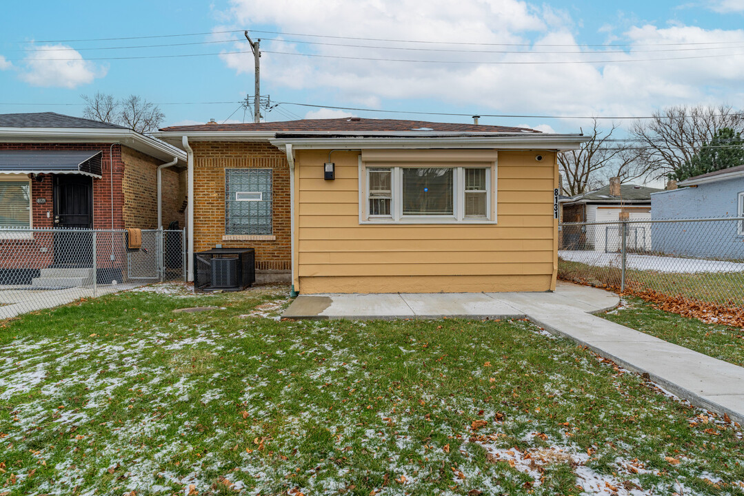 8131 S Calumet Ave in Chicago, IL - Building Photo