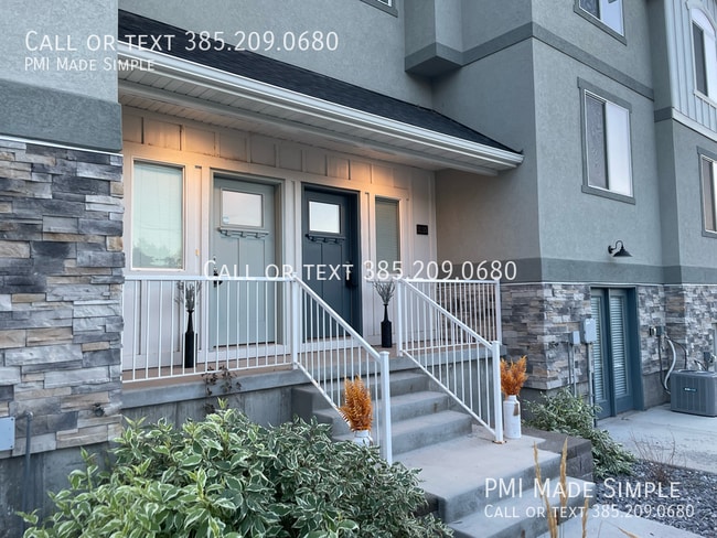 1035 E 1020 S