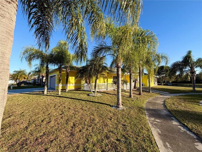 2436 Oak Mill Dr in Kissimmee, FL - Building Photo - Building Photo