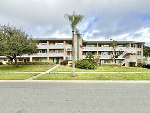 445 32nd Ave N in St. Petersburg, FL - Building Photo - Building Photo