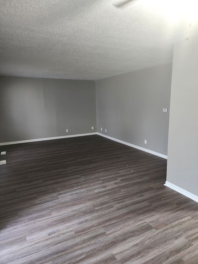 106 Nottingham Way in Logansport, IN - Building Photo - Building Photo