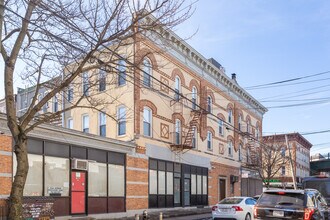 778 Woodward Ave in Ridgewood, NY - Foto de edificio - Building Photo